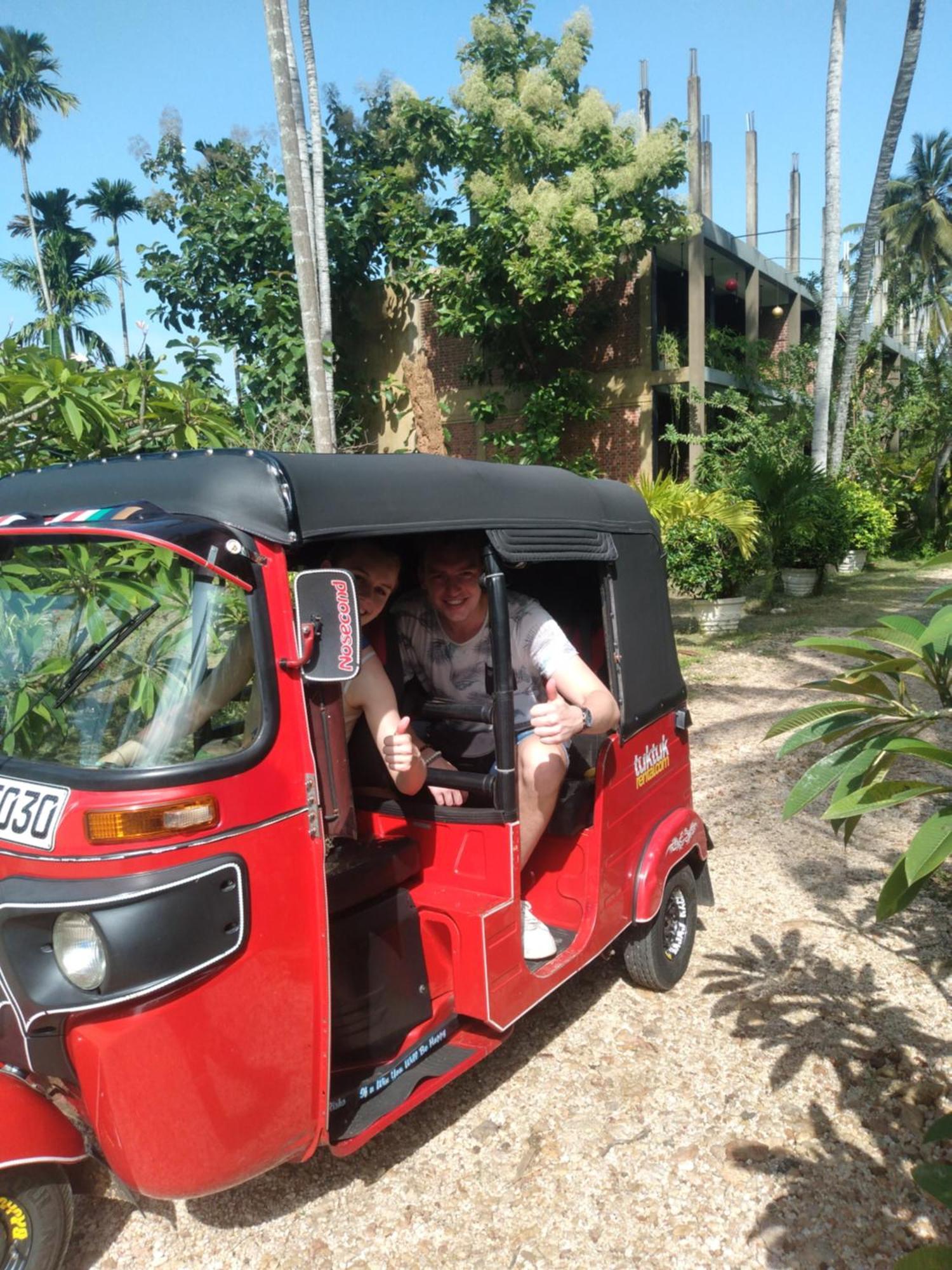 Hotel Riverrina Negombo Eksteriør billede